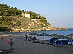 Zaga Beach hinter Koroni mit der Eleistria-Kirche