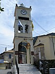 Die Kirche Agios Spyridonas aus dem 19. Jahrhundert mit der interessanten Ikonenwand und dem hohen Glockenturm