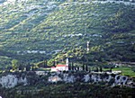 Hoch oben über Orebic am Steilhang des 961m hohen Sveti Ilja steht das Franziskanerkoster mit seiner Kirche Maria Himmelfahrt