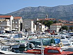 Korčula, im Hintergrund das Festland von Kroatien